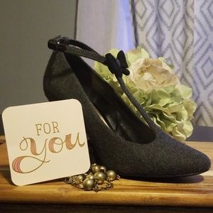 Nine west heels in excellent condition